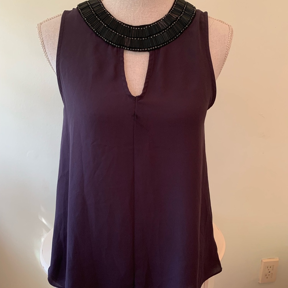 Eight Sixty Purple Sleeveless Blouse with black beaded collar. Size XS